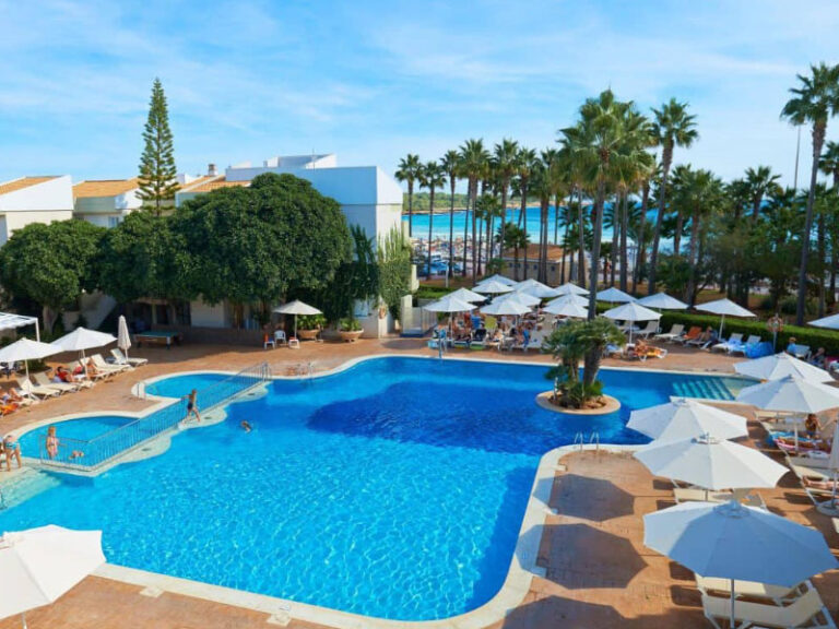 Royal Treats: Cheap Holidays to Spain’s Historic Palace