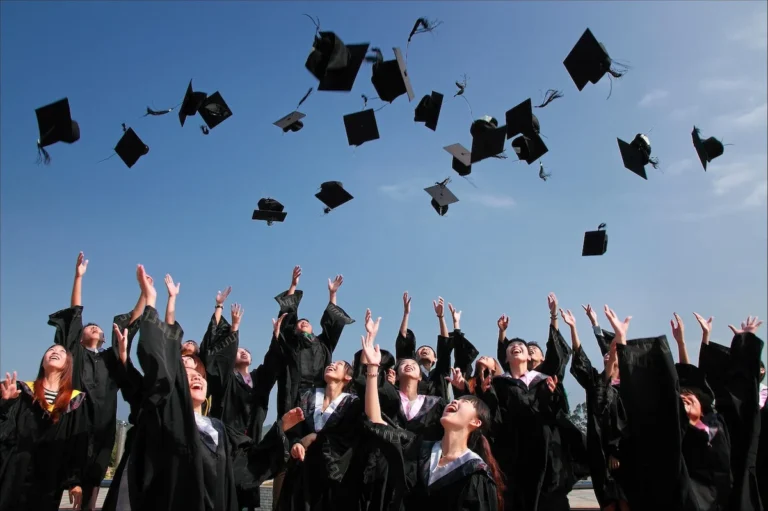 Graduation Date Importance: Why Include Your Expected Graduation Date?