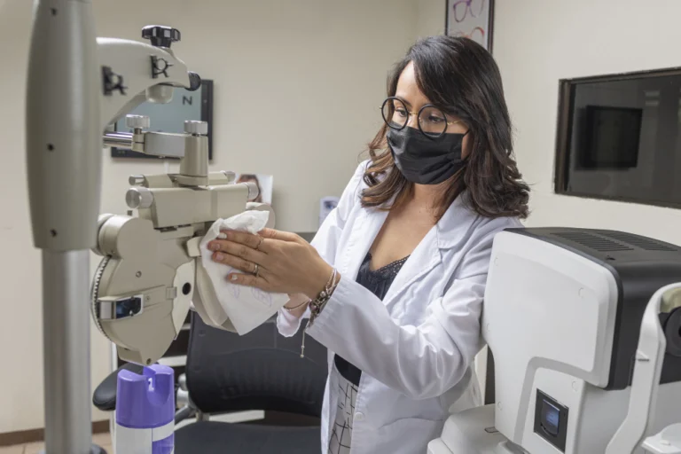 Best LASIK Laser Hospital in East Delhi: Shreya Eye Centre
