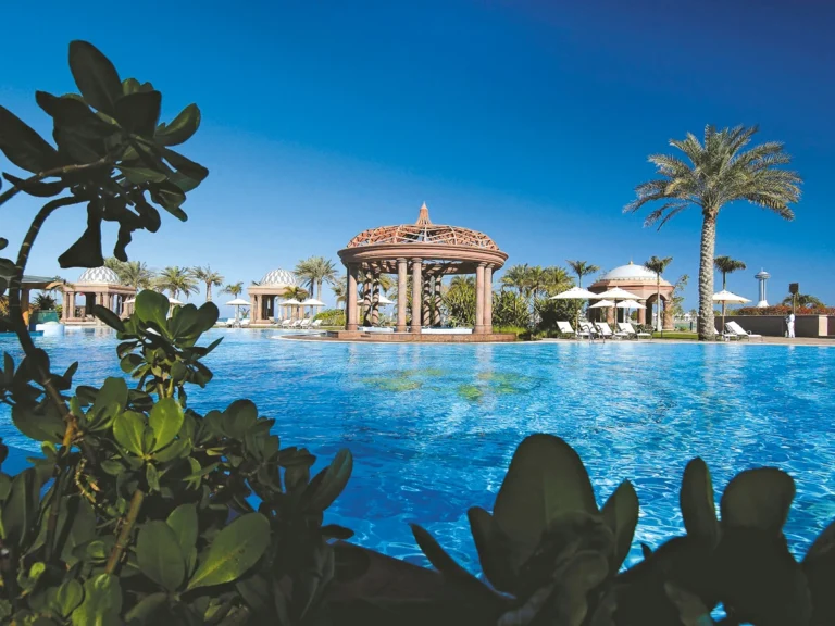 Top 10 Pool Bars in Dubai with Stunning Skyline Views